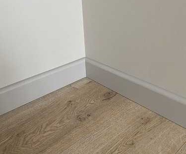 Плинтус МДФ Лука Пл 80МДФ.2700.Point line 24069 Кварц грей