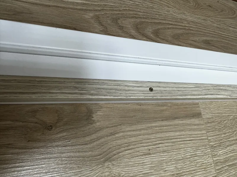 Порог угловой ПУ 01.1800.16 Белый