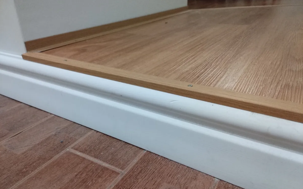 Порог угловой ПУ 01.900.04л Бронза