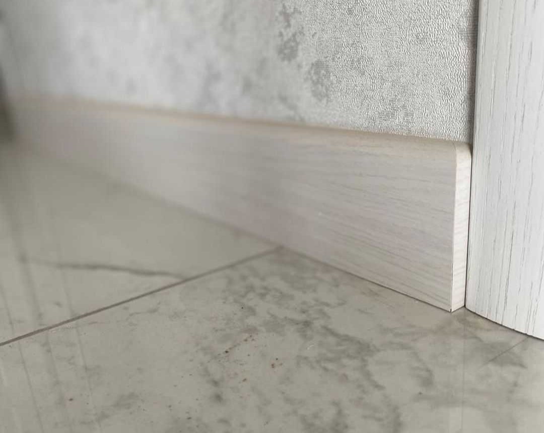 Плинтус напольный Arbiton Integra 07 Дуб Алабама