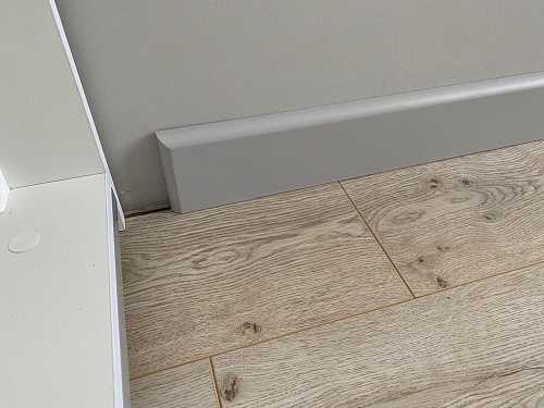 Плинтус МДФ Лука Пл 80МДФ.2700.Point line 24069 Кварц грей