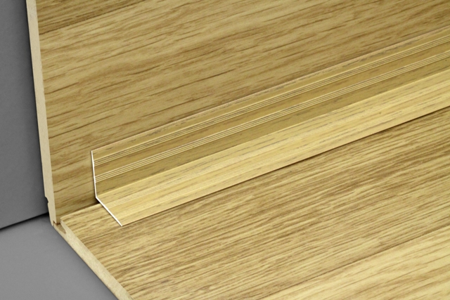 Порог угловой ПУ 05-1.900.086 Пробка