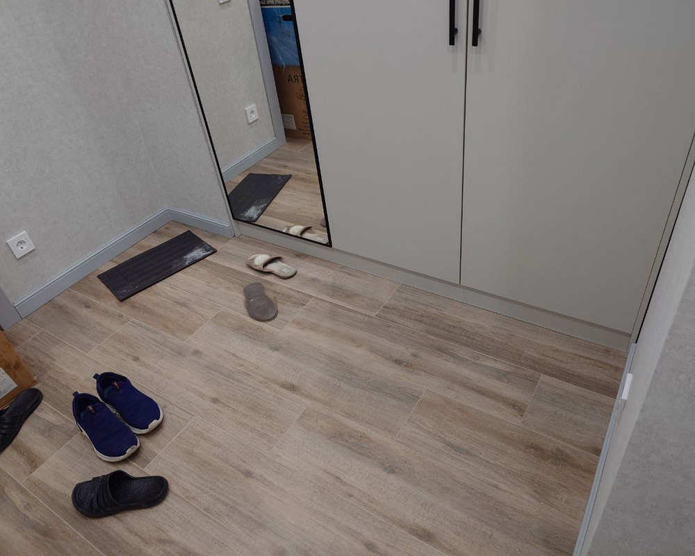 Плинтус из полистирола высокой плотности NMC Wallstyl FO2 Белый