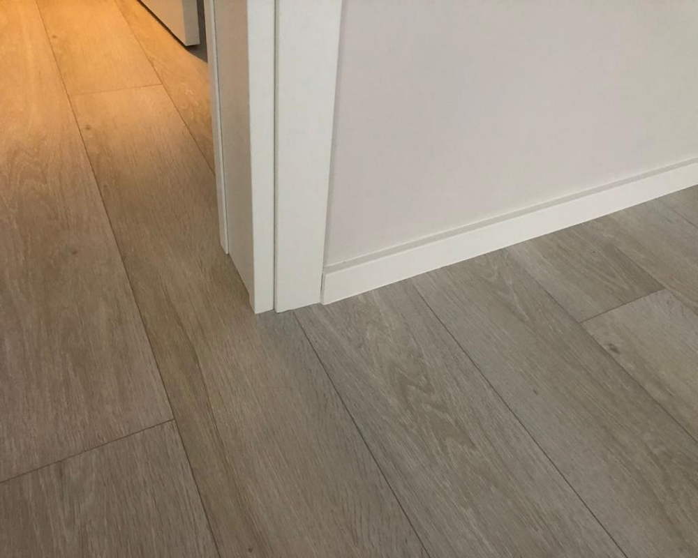 Плинтус ХДФ Dollken Cubu Flex Life 100 мм х 2,5 м 1013 (5012) Белый