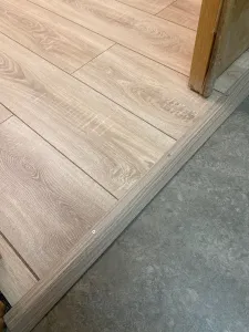 Порог разноуровневый ПР 04.900.01л Анод серебро