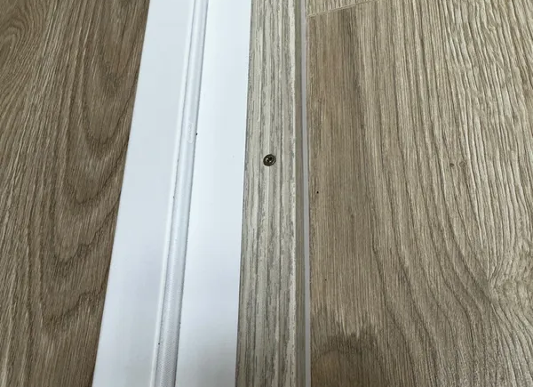 Порог угловой ПУ 03.2700.201л Серебро