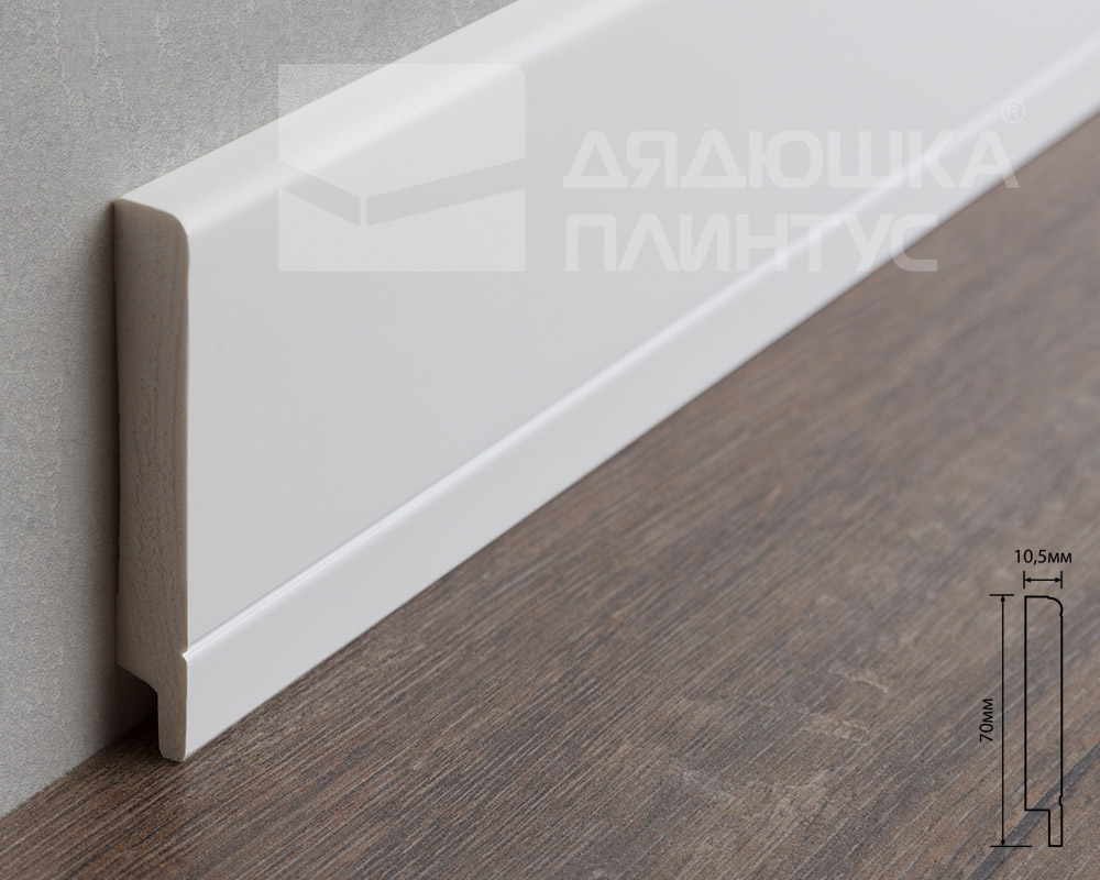 Плинтус из полистирола высокой плотности HI-WOOD B70 70х10,5мм 2,0м