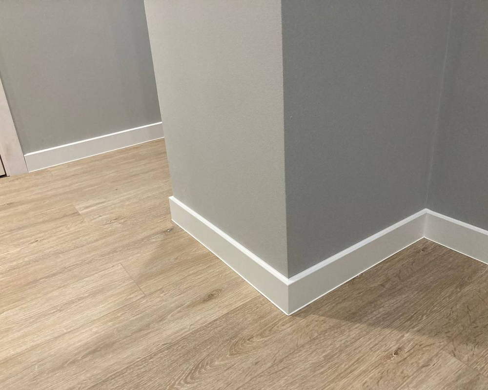 Плинтус ХДФ Dollken Cubu Flex Life 100 мм х 2,5 м 1013 (5012) Белый