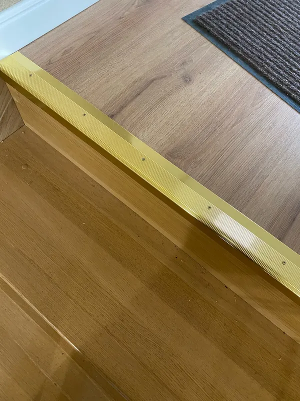 Порог угловой ПУ 04.900.083 Бук