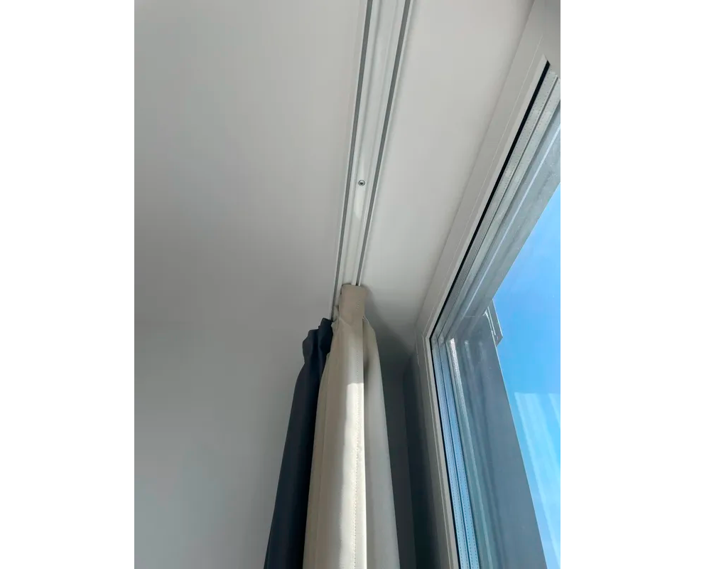 Карниз двухрядный алюминиевый ТРЭК УЮТ 2,6м Черный