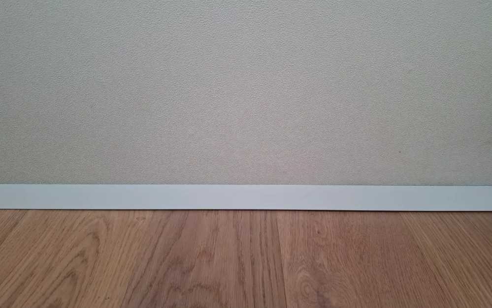 Антиплинтус алюминиевый под светодиодную ленту Апл 03.2700.001 Без покрытия