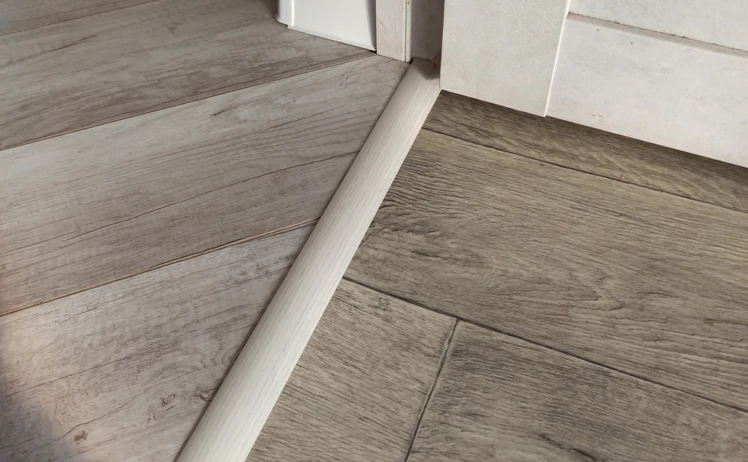 Порог разноуровневый ПР 06.900.054 0,9 м Клен северный