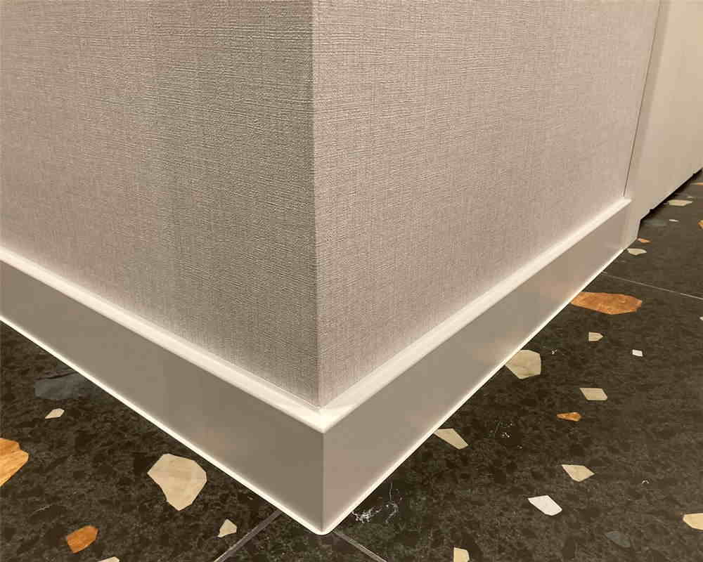 Плинтус ХДФ Dollken Cubu Flex Life XL 80 мм х 2,5 м 5012 Белый