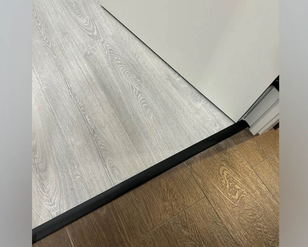 Порог одноуровневый ПС 04-3.1800.15 Черный