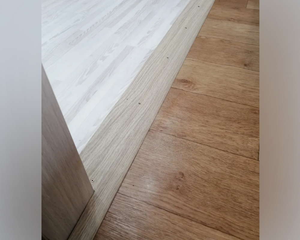 Порог одноуровневый ПС 05.1800.052 Ель дымчатая