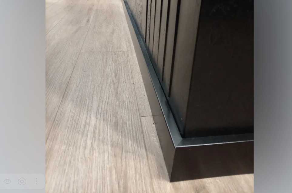 Плинтус МДФ Лука Пл 100-1МДФ.2700.Point line 24033 Черное дерево