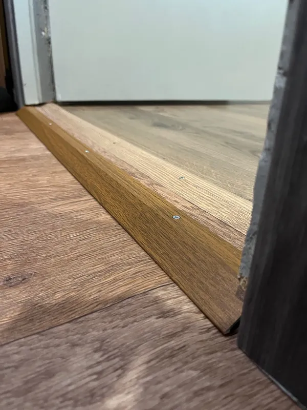 Порог разноуровневый ПР 02.900.082 Дуб светлый