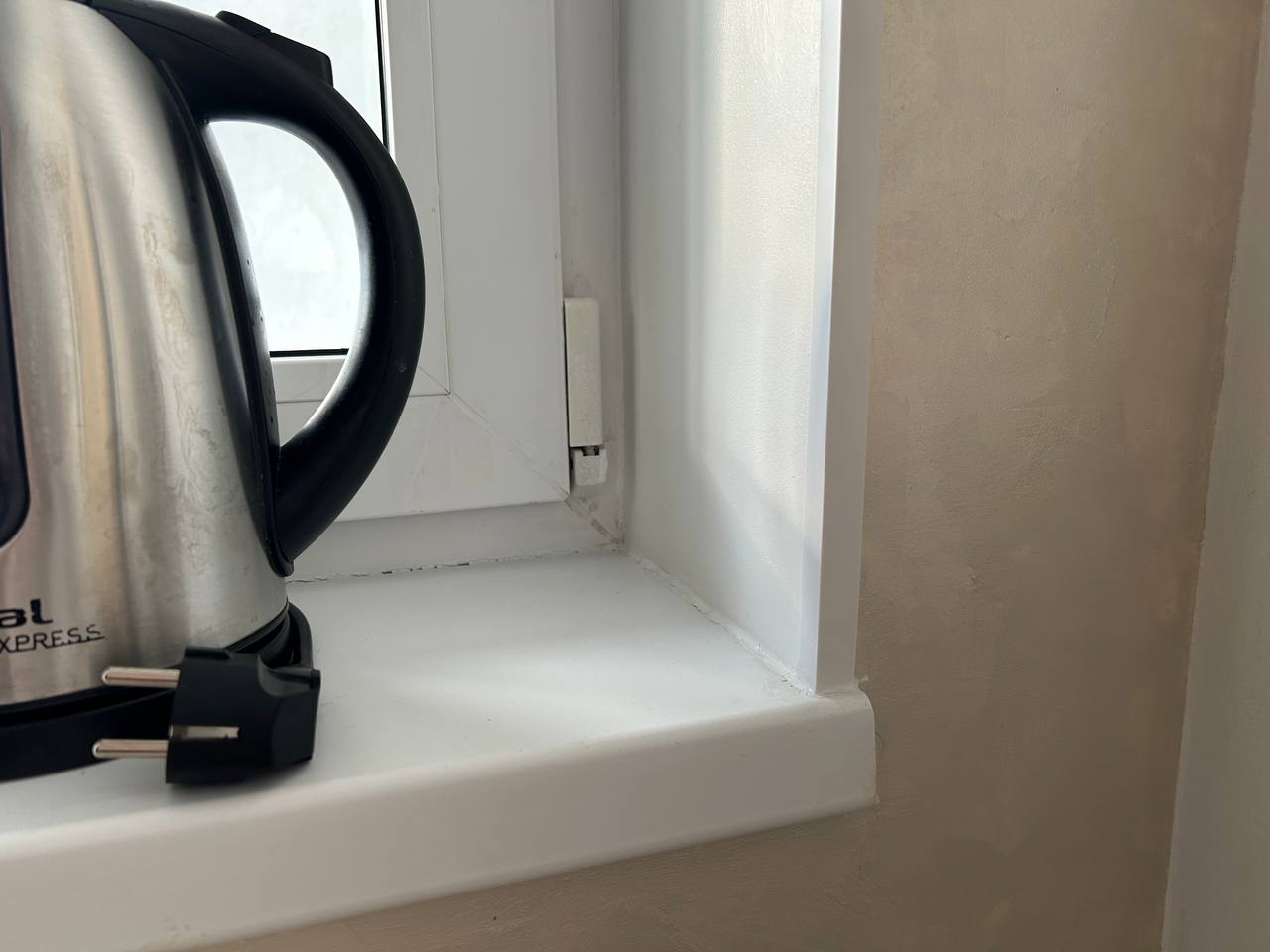 Угол ПВХ 20*20*2,7 м Белый