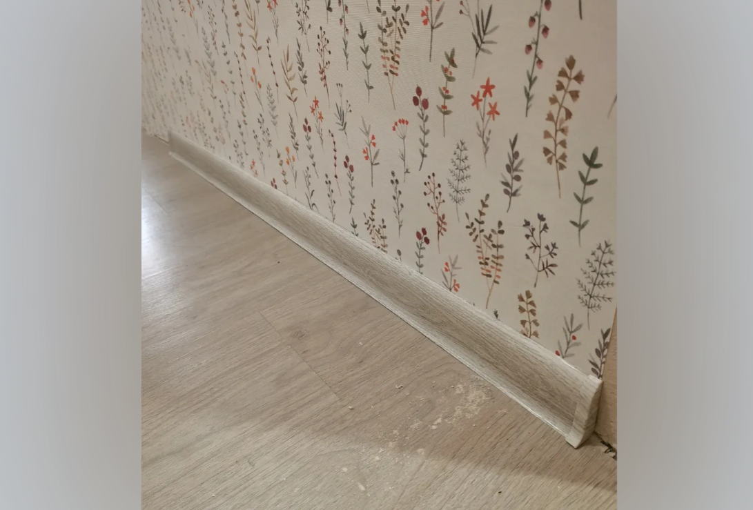 Плинтус ПВХ Идеал Классик 70мм 2,2м 267 Клен белый