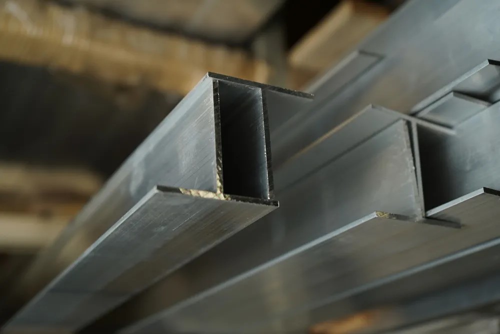 Тавр 25х25 мм Тп 05.2000.501л Серебро. Цена за 5 штук.