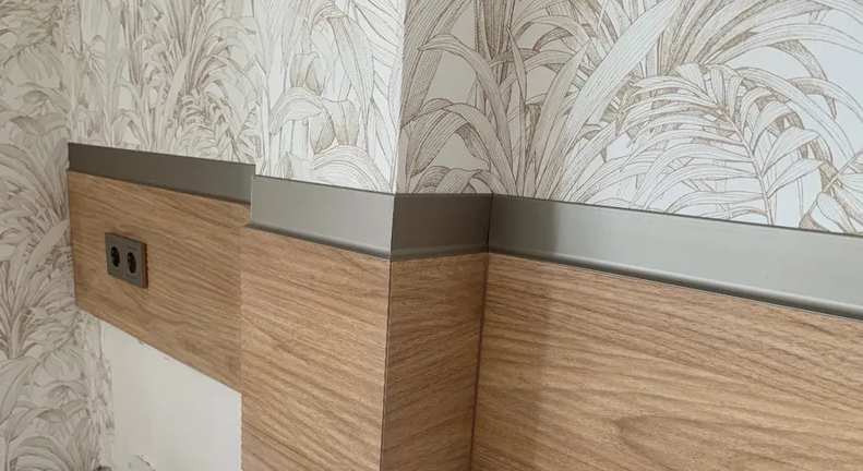 Плинтус алюминиевый Пл 60.2500.042лк Шампань