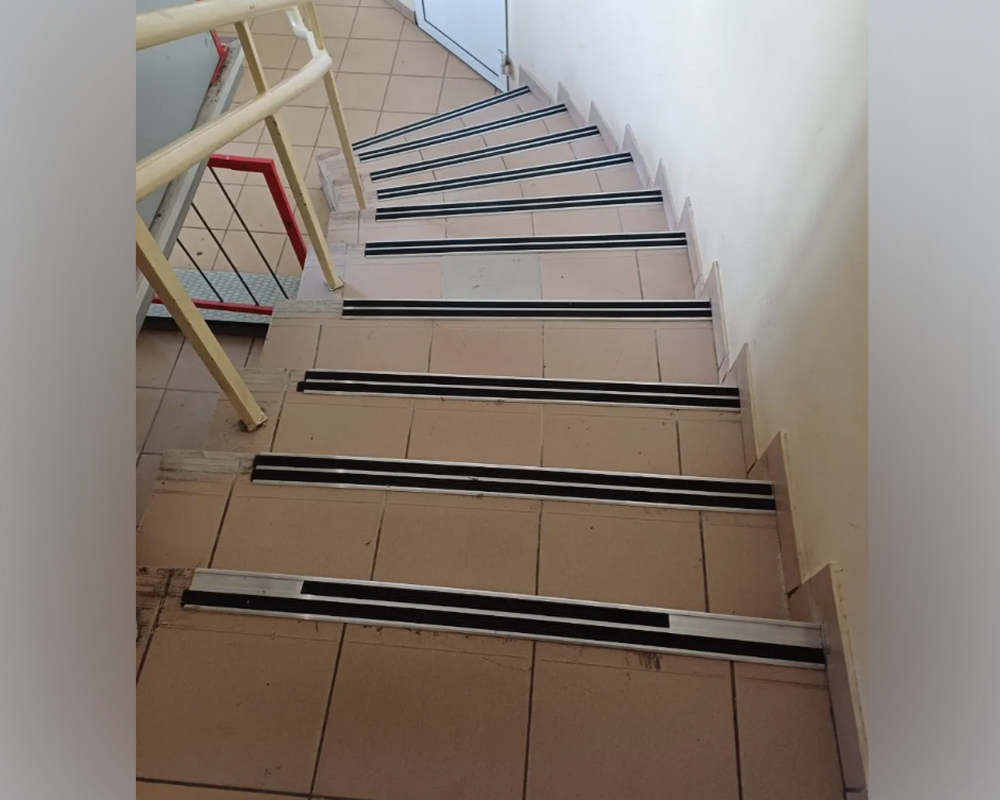 Порог одноуровневый ПС 08-1.900.042л Шампань