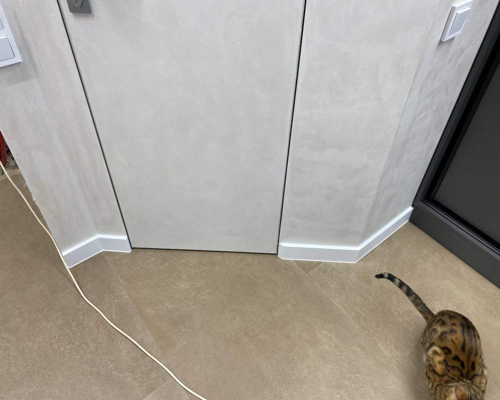 Плинтус ХДФ Dollken Cubu Flex Life XL 80 мм х 2,5 м 5012 Белый