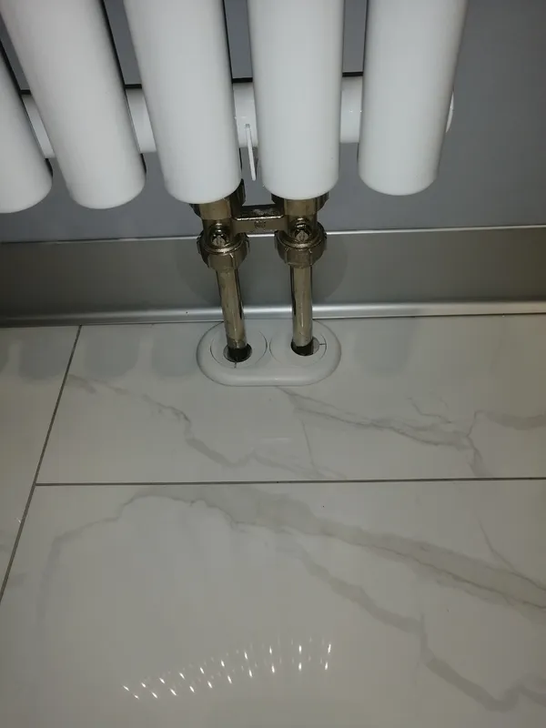 Двойной обвод для труб ПВХ d20 Серый